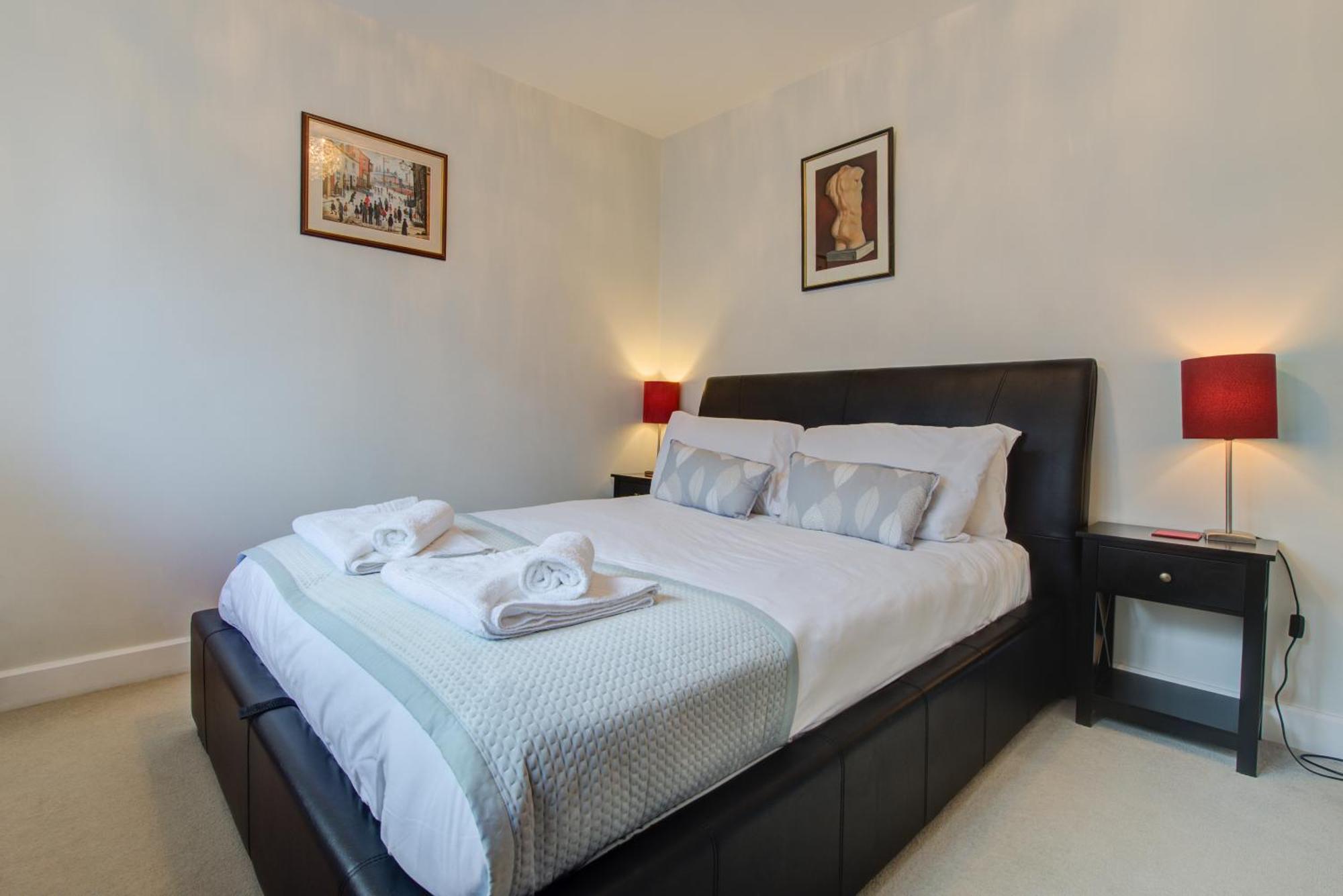 Stylish Townhouse, Work Desk, Fast Wi-Fi, Sleeps 6 Stamford Kültér fotó